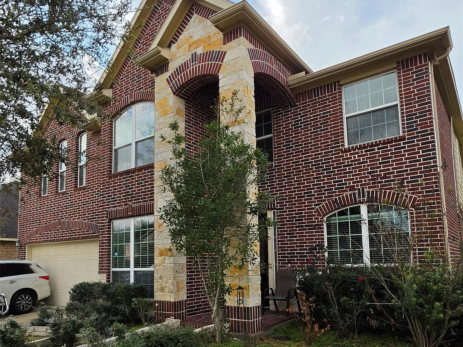 4 bed, 2.5 bath, 3045 sqft, $2,950 — Photo 1