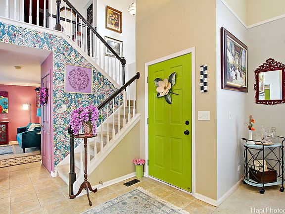 5th image of 221 Wildflower Ln