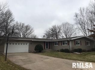 1004 Cherry Dr, Geneseo, IL 61254