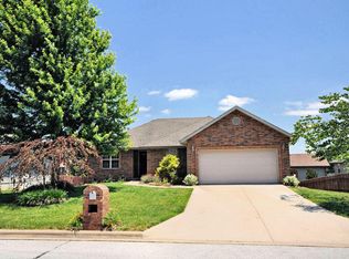 642 Chitwood Ln, Nixa, MO 65714