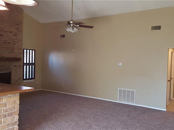 2nd image of 5745 Cresthaven Dr