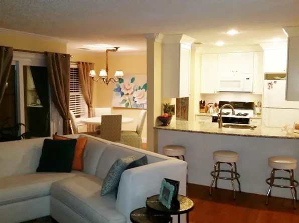 1718 Waters Edge Dr, Toms River, NJ 08753