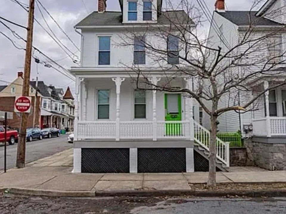 720 High St #1
