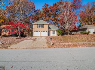2840 Trotters Pointe Dr, Snellville, GA 30039
