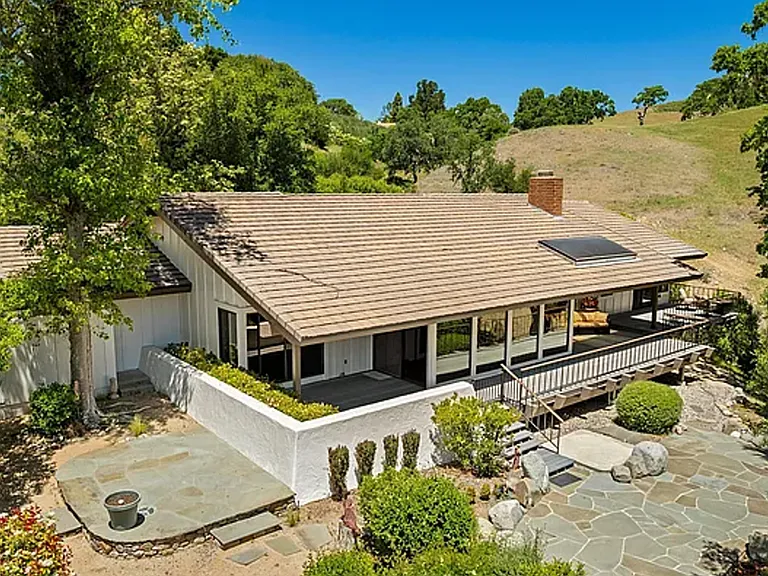 690 Rancho Alisal Dr — Photo 20