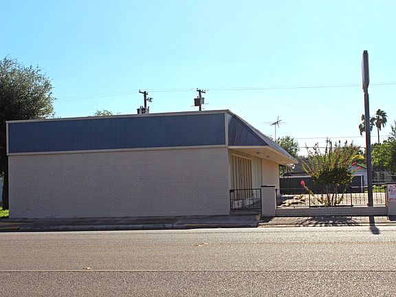 2nd image of 815 S Closner Blvd