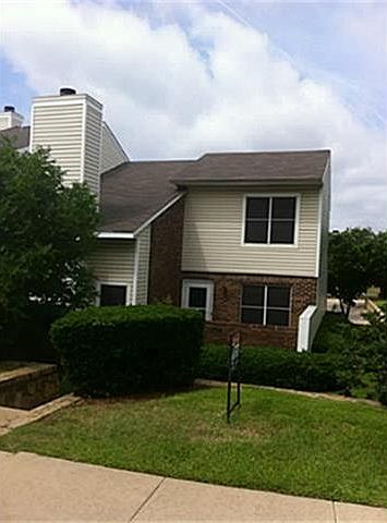 1st image of 864 Creekside Dr