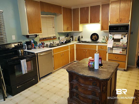 4th image of 7774 Claremont Dr