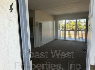 391 Oak Ave APT 4, Carlsbad, CA 92008