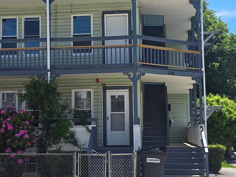 158 Charlton St #2 — Photo 8