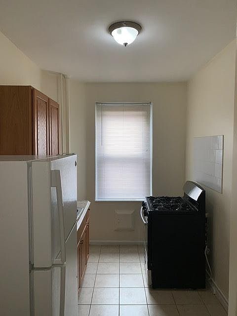 1st image of 15015 Sanford Ave #2S