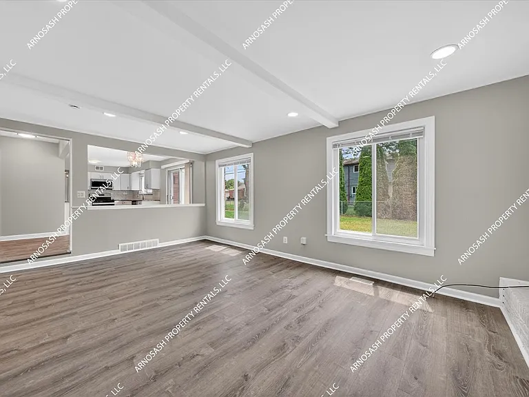 27345 Harvard Rd — Photo 20