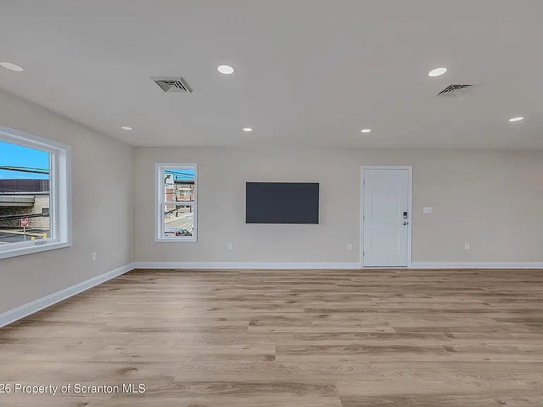 111 S Blakely Street 1 #2 — Photo 7