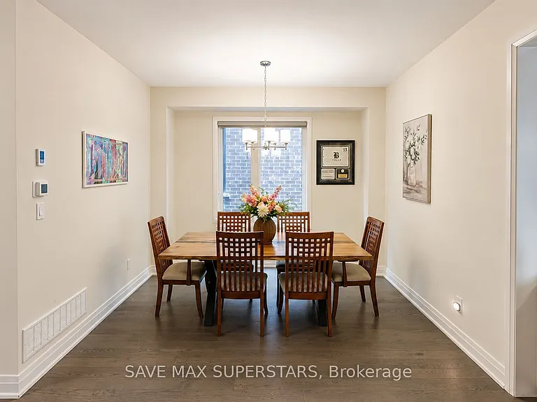 4 Sweet Cicely St — Photo 37