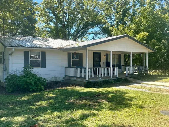 702 Gothard Ave, Bridgeport, AL 35740