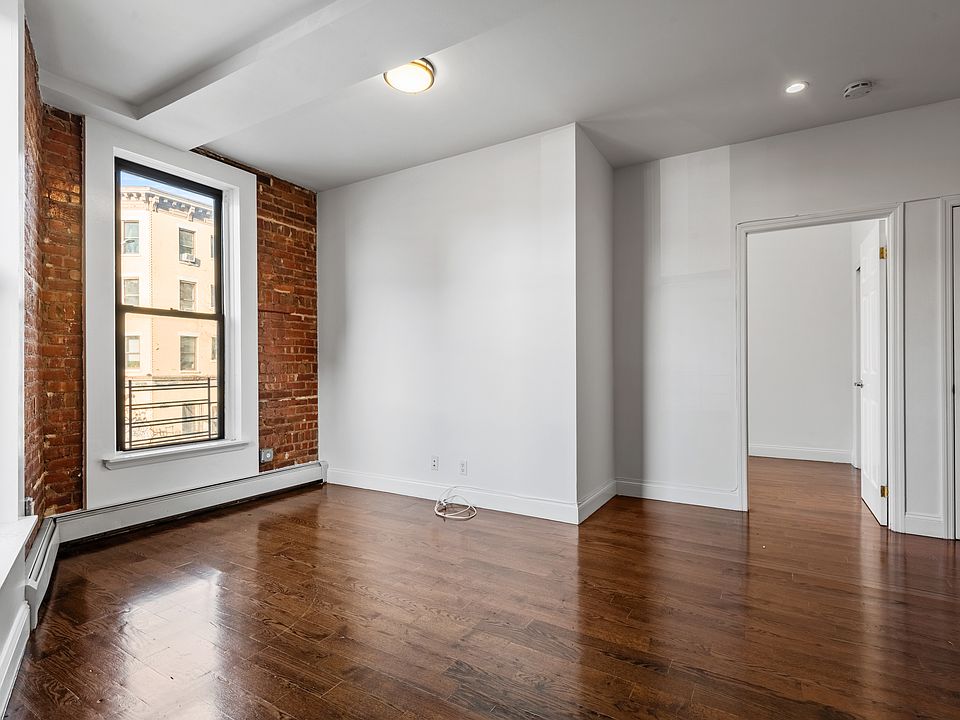 1st image of 659 Washington Ave #4