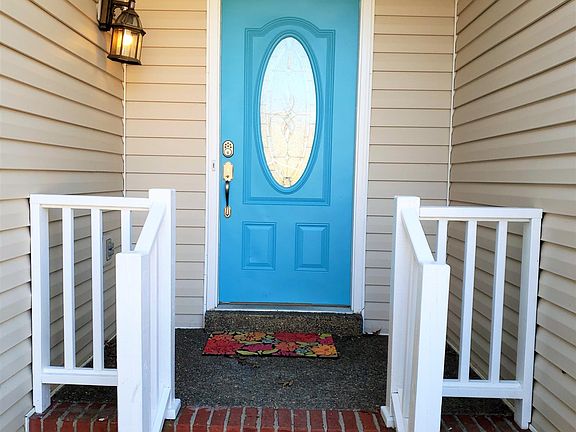 2nd image of 108 Carissa Cir