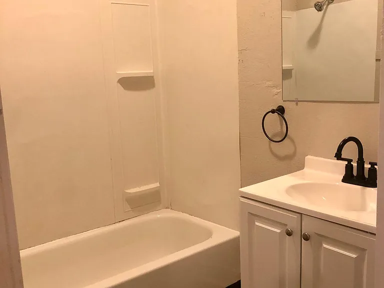 208 Spring St #7 — Photo 11
