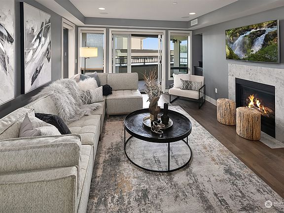 4th image of 9123 NE Juanita Drive #102