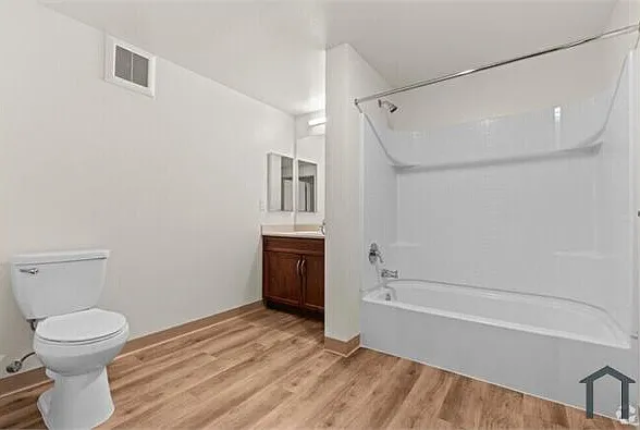 1 bed, $2,183 — Photo 4