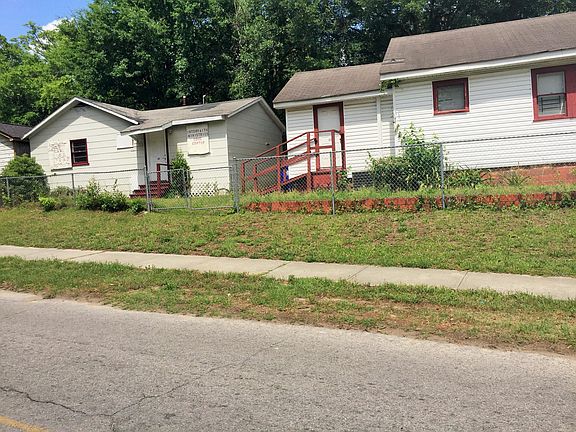 3rd image of 1930 Iris St