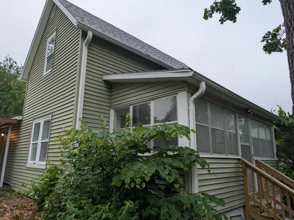 1018 S 8th St, Plattsmouth, NE 68048
