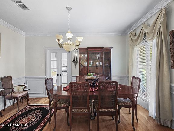5th image of 41 Long Cove Ct