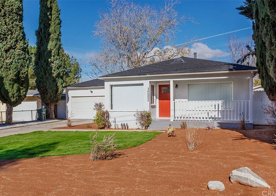 1st image of 34552 Avenue B
