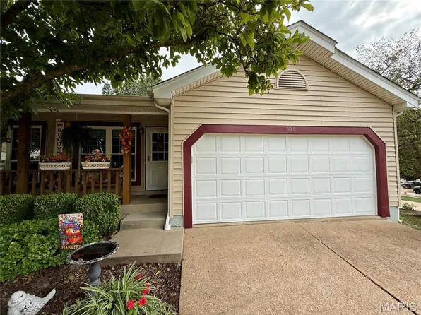 550 Spring Glen Dr, Ballwin, MO 63021