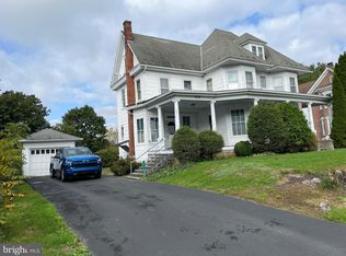 6056 Newside Rd, Slatington, PA 18080
