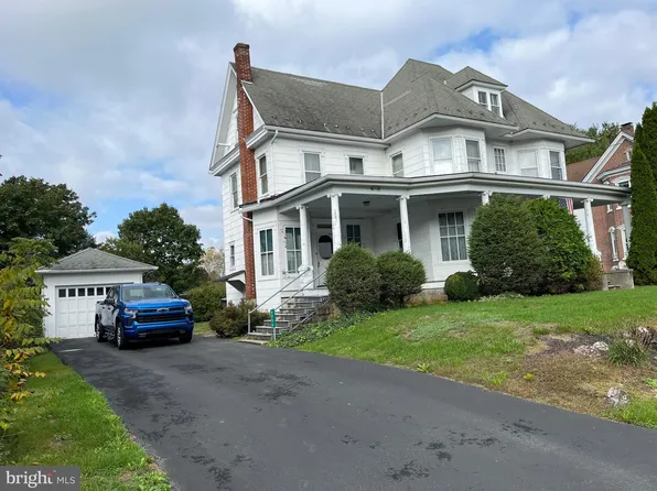 6056 Newside Rd, Slatington, PA 18080