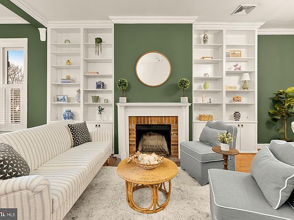 5th image of 312 9th St NE