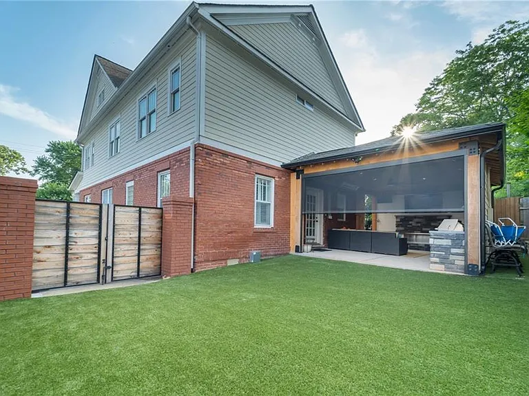 781 Greenwood Ave NE — Photo 53