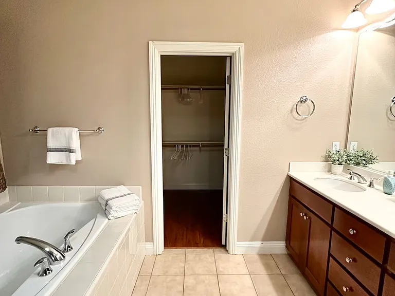 4260 Colorado Ave — Photo 5