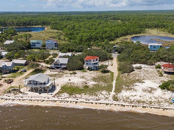 2nd image of 6 Kingfish St