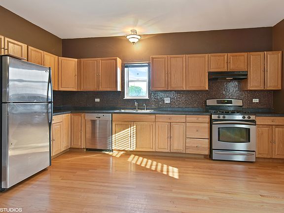 2nd image of 3868 S Lake Park Ave