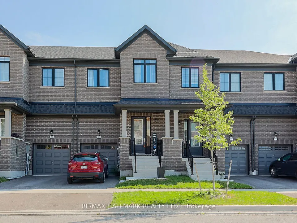 1090 Lockie Dr