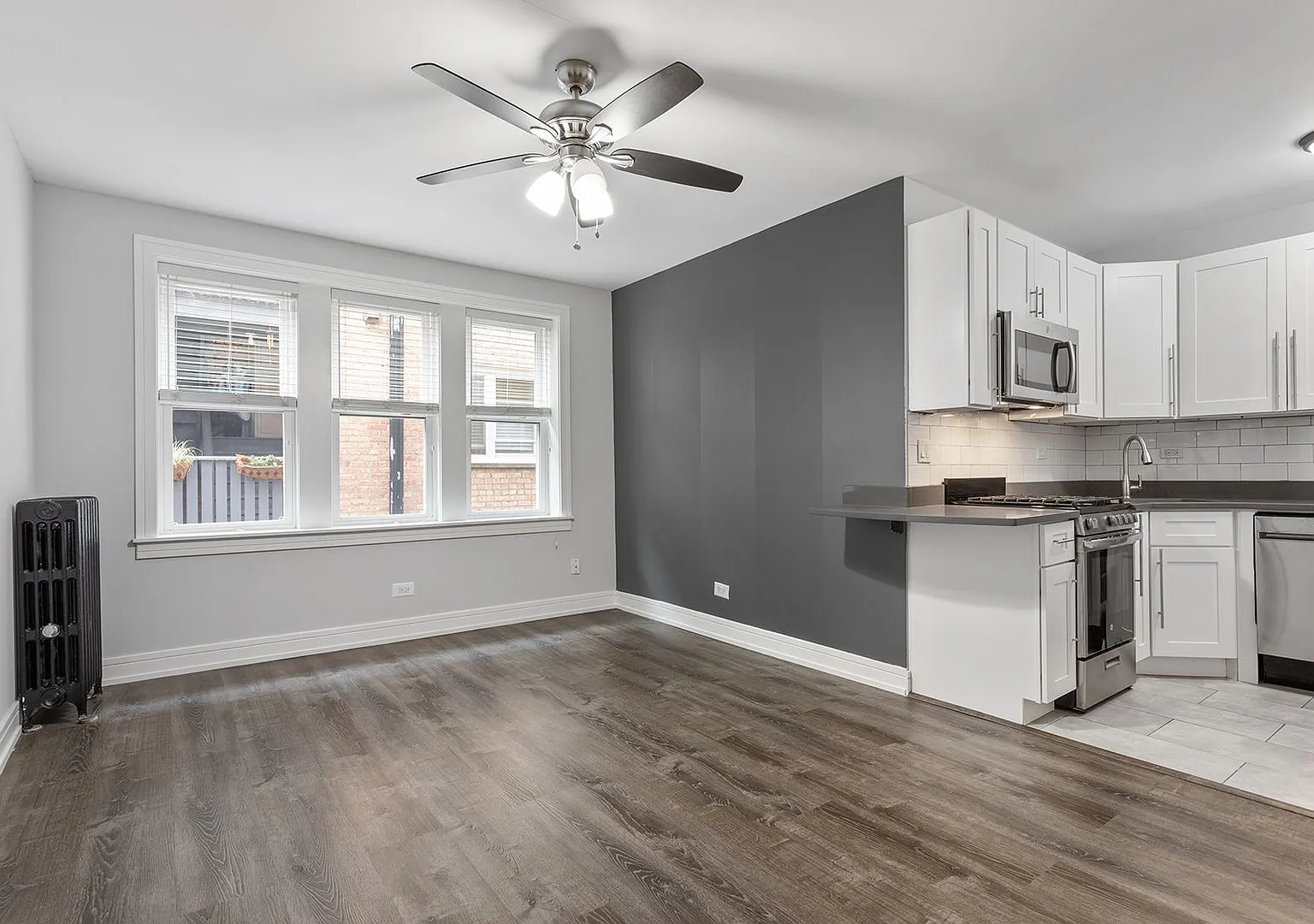 The 1521 Sherwin — Photo 1