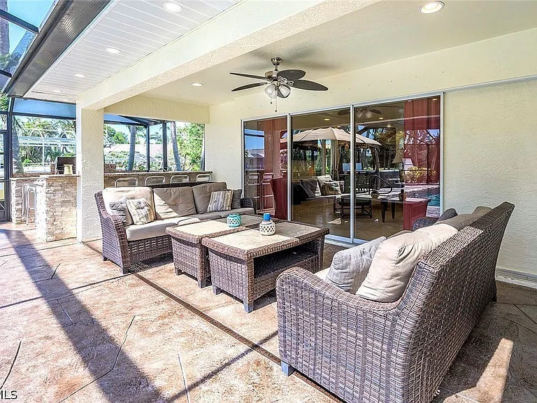 5208 SW 8th Ct — Photo 34
