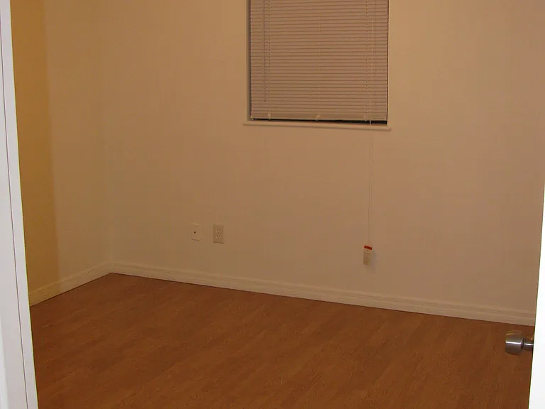 3rd bedroom (now has tile flooring)