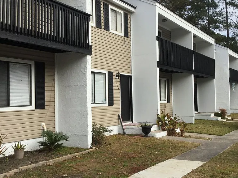 401 Golf Rd #204 — Photo 15