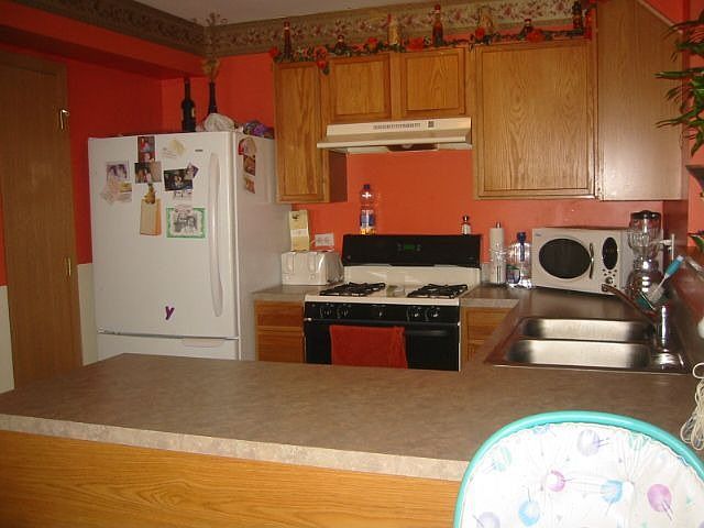 2nd image of 831 Four Seasons Blvd