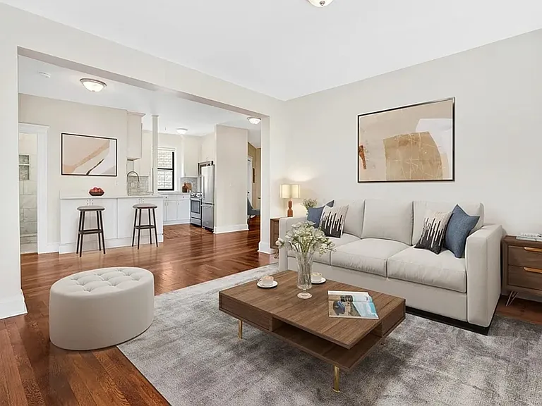 11 Park Dr — Photo 1