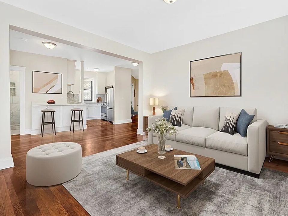 1st image of 11 Park Dr