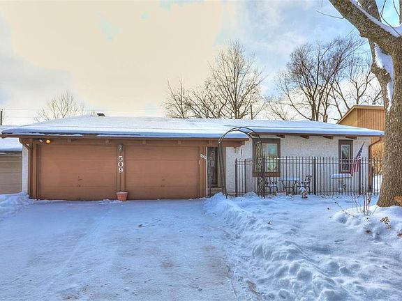 2nd image of 509 Woodbridge Ln