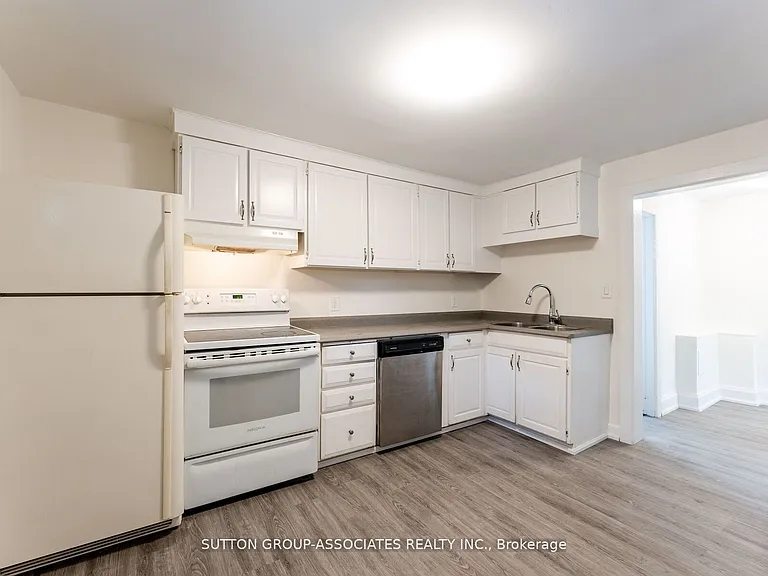 1610 Dundas St W #2 — Photo 5
