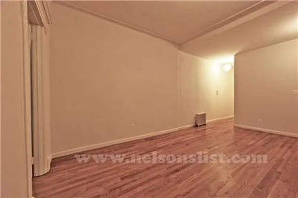 Rented by R New York | media 13