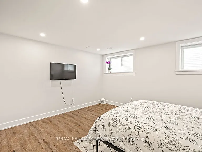 1575 Rangeland Ave — Photo 42