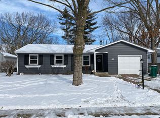 2210 Broadmoor Dr, Champaign, IL 61821
