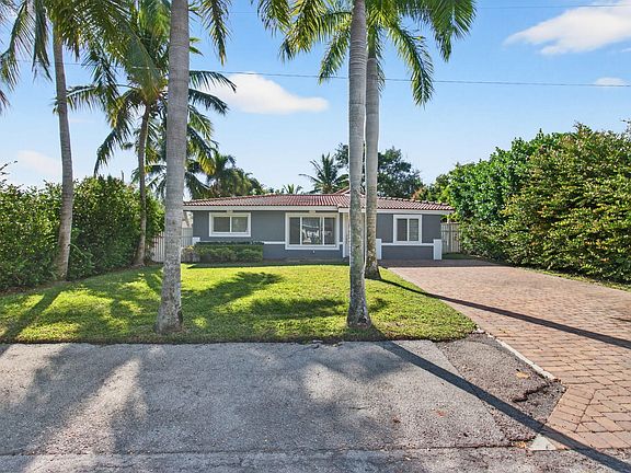 4th image of 360 SW 2nd Street